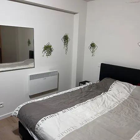 New Bright 180m2 Appartement,100m From The Lejlighed *