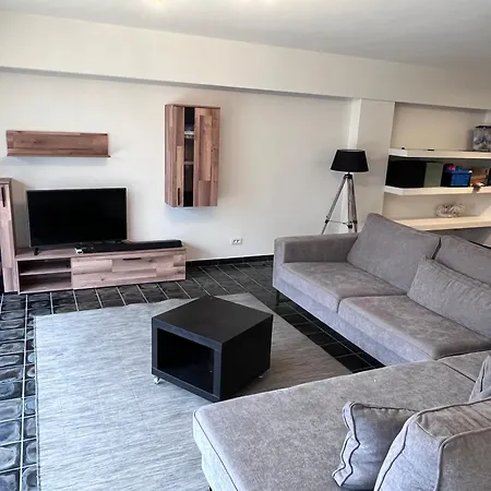 Lejlighed New Bright 180m2 Appartement,100m From The *